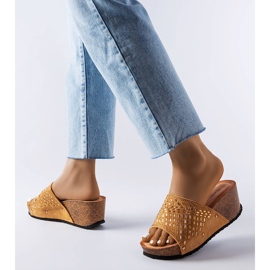 Sandale cu pană bej închis de la Guymon 2 Sandale cu pană bej închis de la Guymon 2