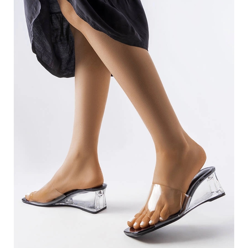 Glisoare negre transparente de la Wyatt incolor 1 Glisoare negre transparente de la Wyatt incolor 1