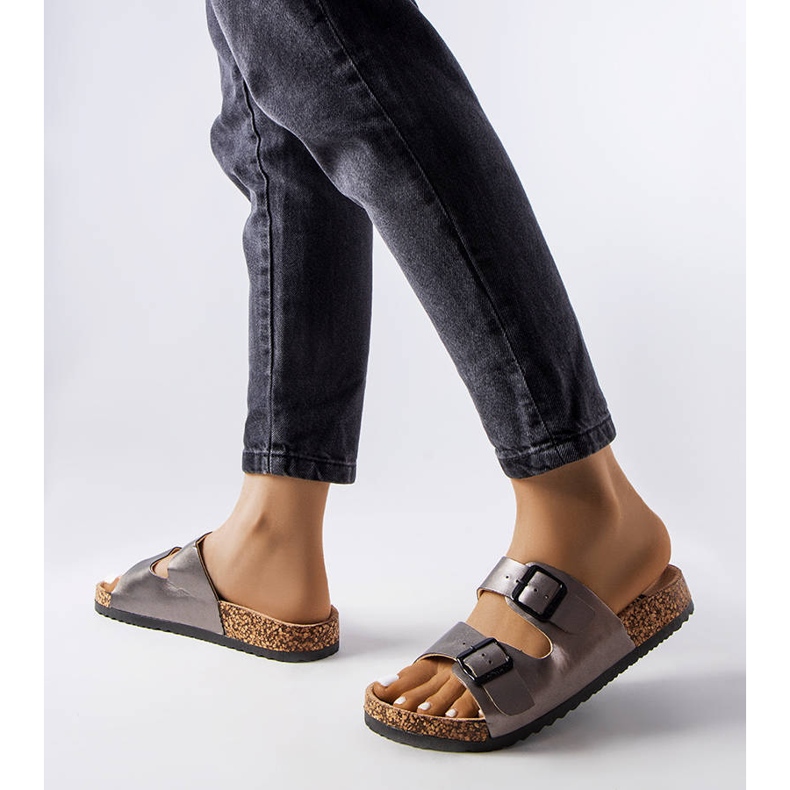 Glisoare din plută gri cu catarame de la Lee Cooper LCW-22-35-1153L 1