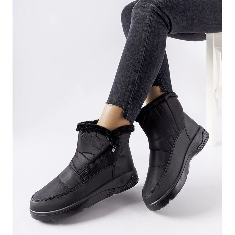 Cizme de zăpadă izolate Judithe negre cu fermoar negru 1