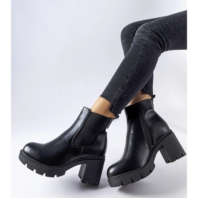 Botine negre cu toc gros de la Tobiassen negru 1 Botine negre cu toc gros de la Tobiassen negru 1