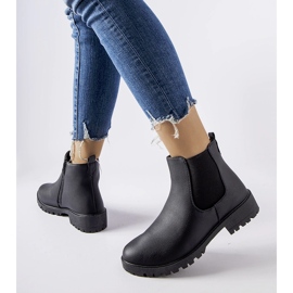 Cizme Sabre izolate negre negru 1