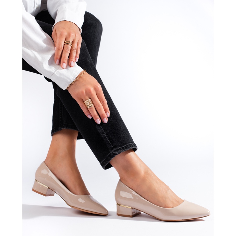 Goodin Pompe clasice cu tocuri joase bej 1