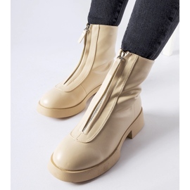 Botine izolate bej cu fermoar Baldo 1