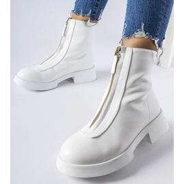 Botine albe izolate cu fermoar Baldo 1