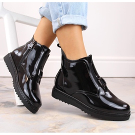 Cizme de damă plate, izolate, negre Vinceza 58148 patentate negru 1 Cizme de damă plate, izolate, negre Vinceza 58148 patentate negru 1