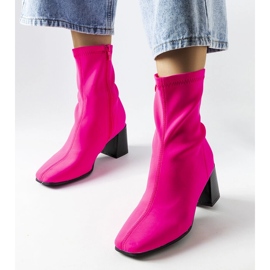 Cizme roz din satin cu toc de la Laforgen 1 Cizme roz din satin cu toc de la Laforgen 1