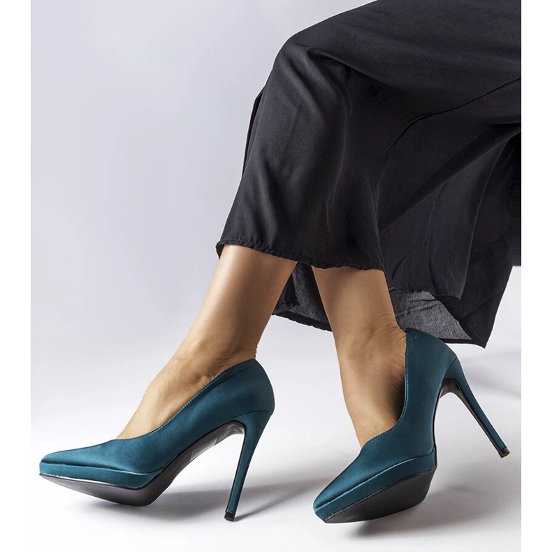 Pompe din satin verde închis de la Silje 1