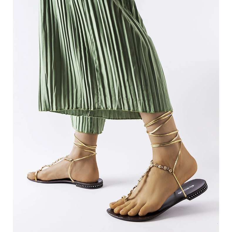 Sandale aurii cu strasuri de la Troghi de aur 1