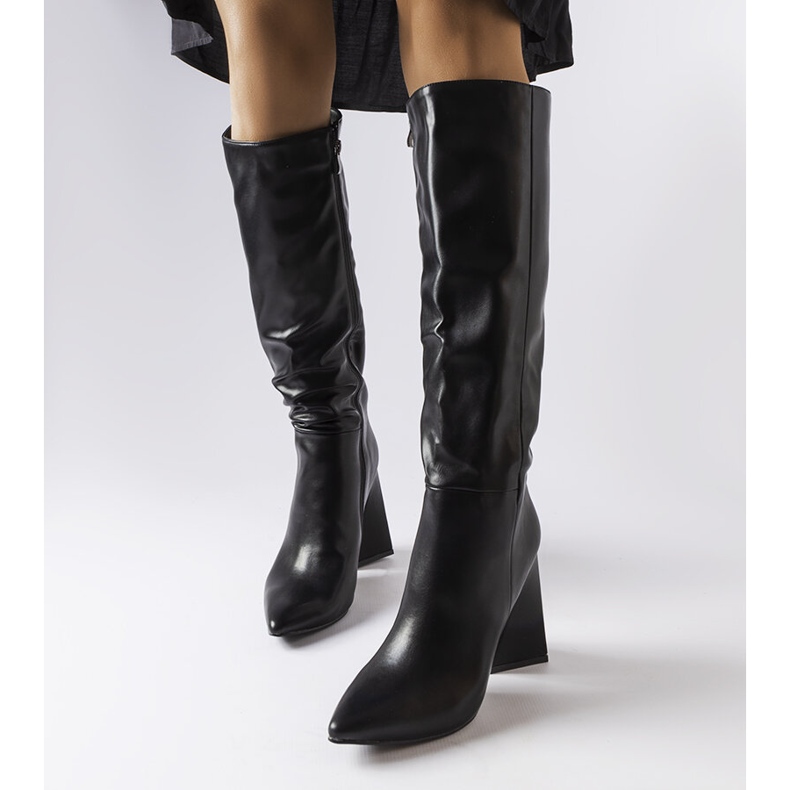 Cizme negre Medicina pe post negru 1 Cizme negre Medicina pe post negru 1