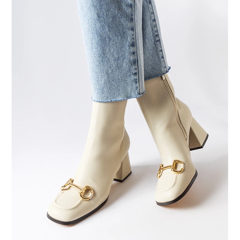 Cizme bej cu toc bloc de la Castione 1