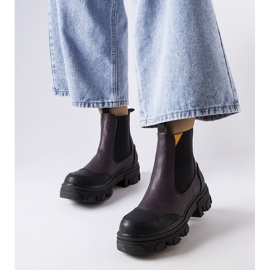 Cizme slip-on negre și mov de la Sibyla violet 1