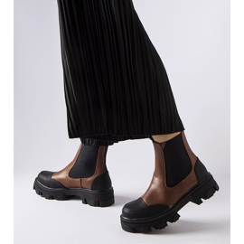 Cizme maro cu slip-on de la Sibyla 1 Cizme maro cu slip-on de la Sibyla 1