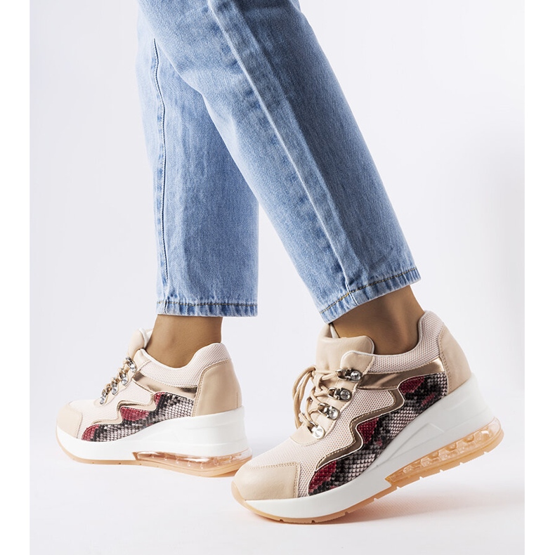 Inna Adidași roz de la Dajdla 1 Inna Adidași roz de la Dajdla 1