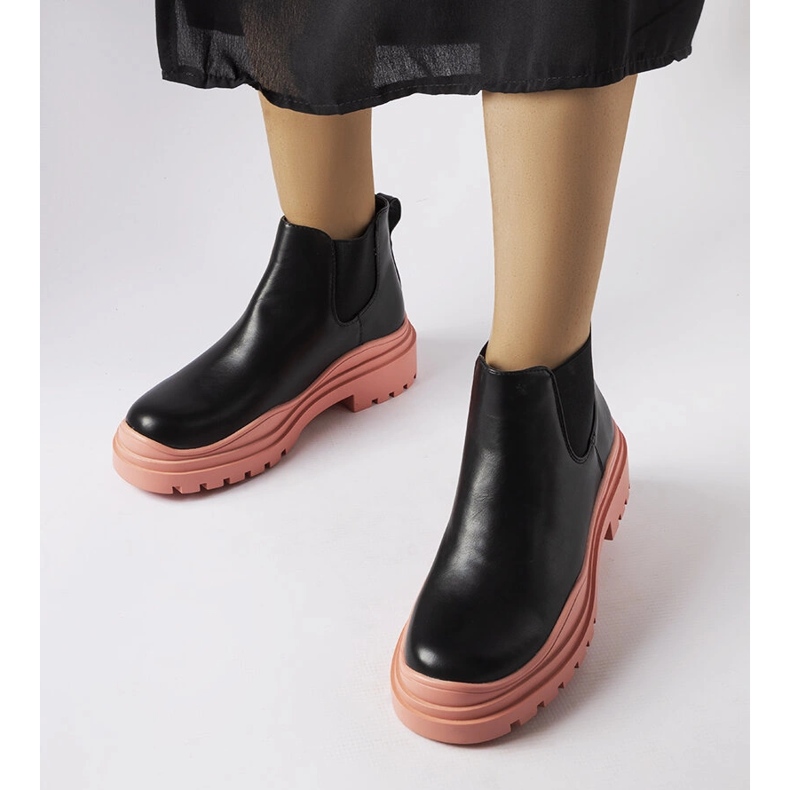 Botine negre pe o platformă Marinone colorată negru 1