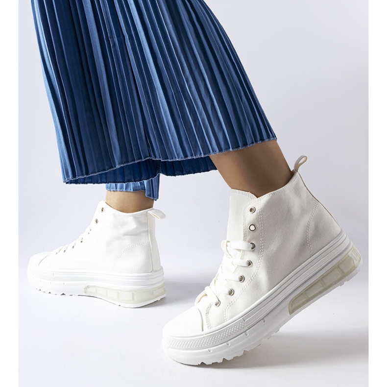 Inna Tenisi albi înalți de la Quiet 1