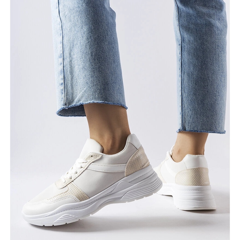 Adidasi albi cu accente de piele de șarpe de la Diego 1