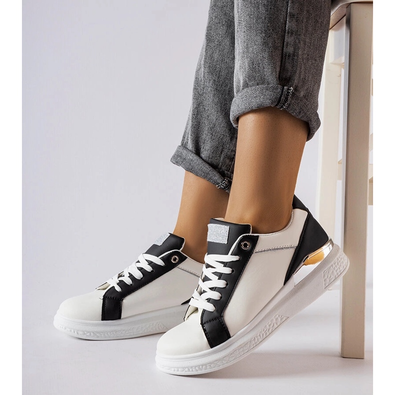 Inna Pantofi alb-negru cu accent argintiu de la Palais 1