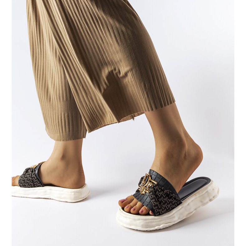 Tobogane decorative din cauciuc negru de la Bérard 1