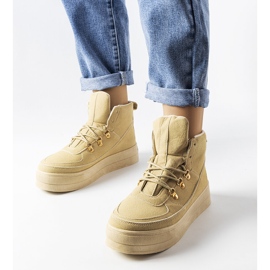 Cizme cu platformă cu șireturi bej de la Jolin 1 Cizme cu platformă cu șireturi bej de la Jolin 1