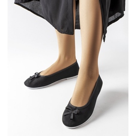 Inna Balerini din material negru de la Gendron 1 Inna Balerini din material negru de la Gendron 1