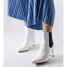 Cizme Dolla lăcuite albe pe stâlp 2