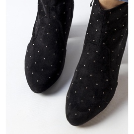 Cizme negre Suvi din piele intoarsa cu strasuri negru 2