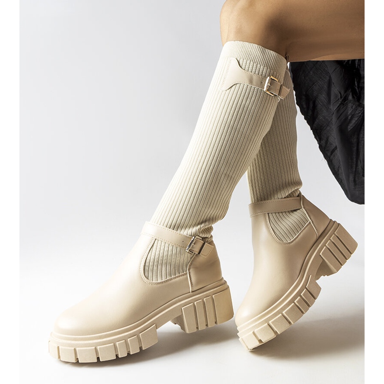 Cizme bej cu partea superioară flexibilă de la Courcelle 1