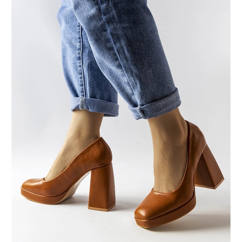 Pompe maro cu toc înalt de la Mailly 1 Pompe maro cu toc înalt de la Mailly 1