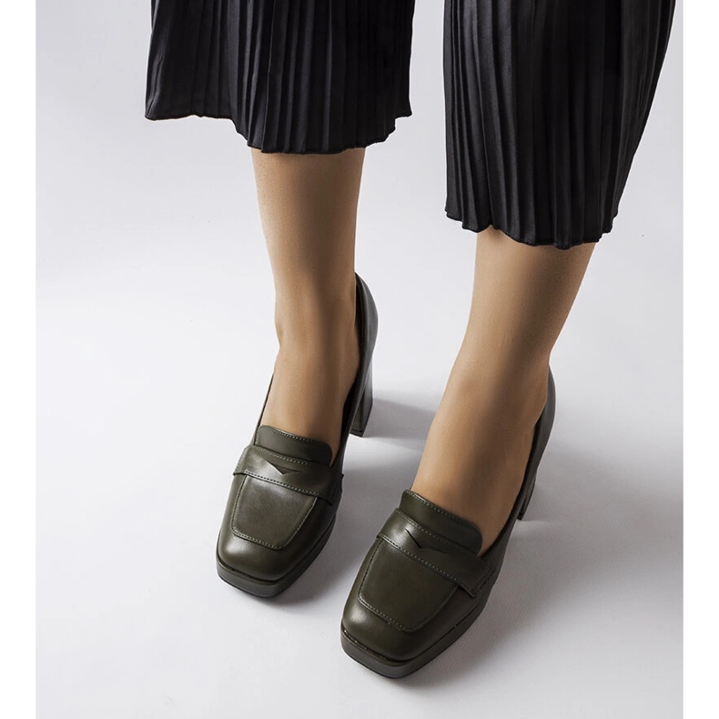 Pompe verde închis de la Inès 1