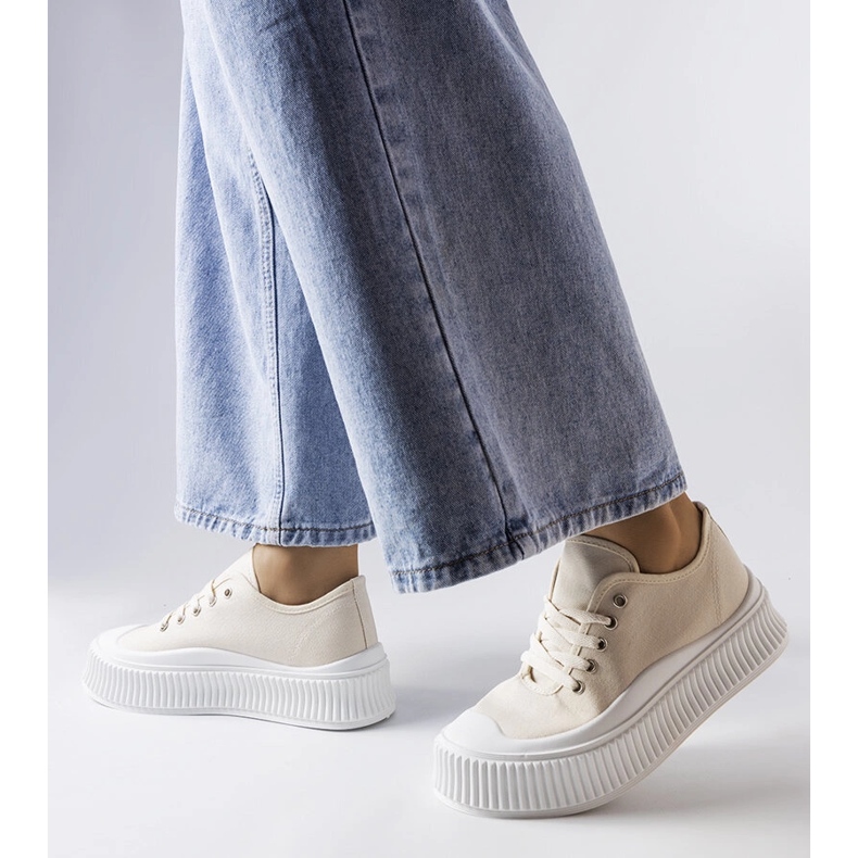 Adidași bej cu talpă groasă de la Wallace 1