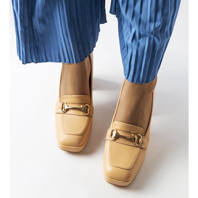 Pompe bej pe bloc geometric de la Blaiss 1