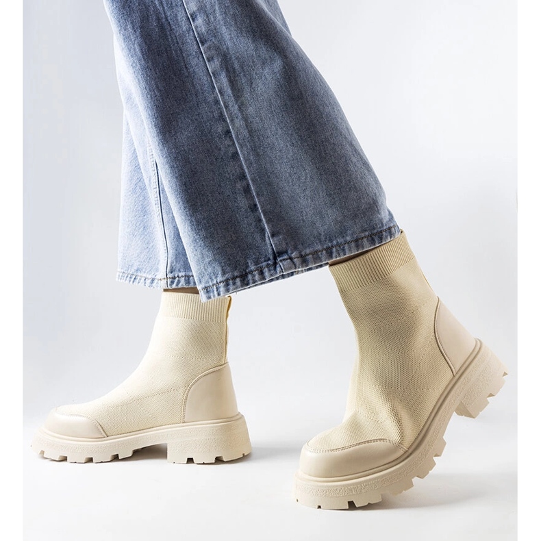 Cizme sosete bej de la Lonte 1