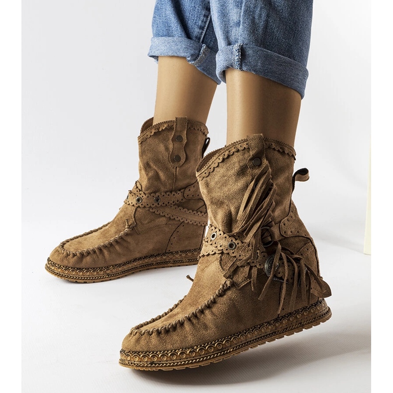 Inna Cizme cu pană maro închis de la Teodata 1 Inna Cizme cu pană maro închis de la Teodata 1