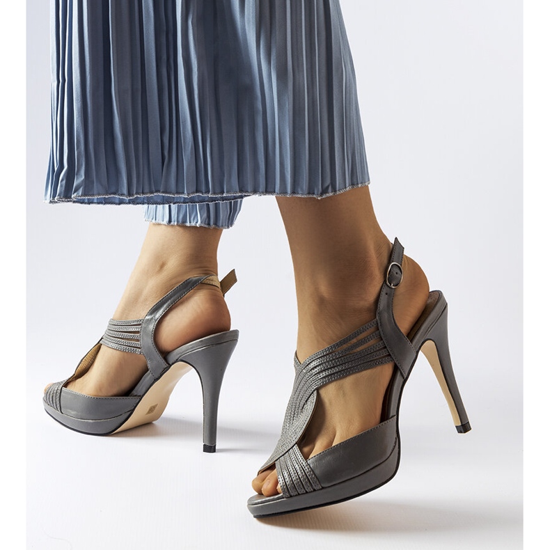 Sandale gri cu toc înalt de la Tougas 1