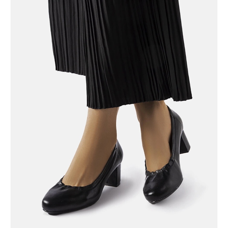 Inna Pompe Ploufe negre pe bloc negru 1