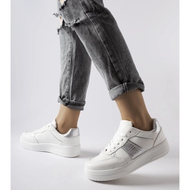 Tenisi sport albi și argintii din Parma 1 Tenisi sport albi și argintii din Parma 1