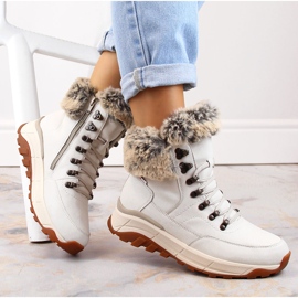 Botine de damă impermeabile din piele, izolate cu lână, alb Rieker W0063-80 1 Botine de damă impermeabile din piele, izolate cu lână, alb Rieker W0063-80 1