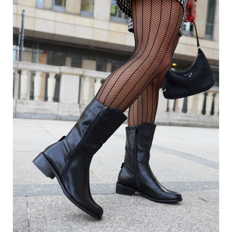 Cizme înalte izolate negre de la Mayonga negru 2