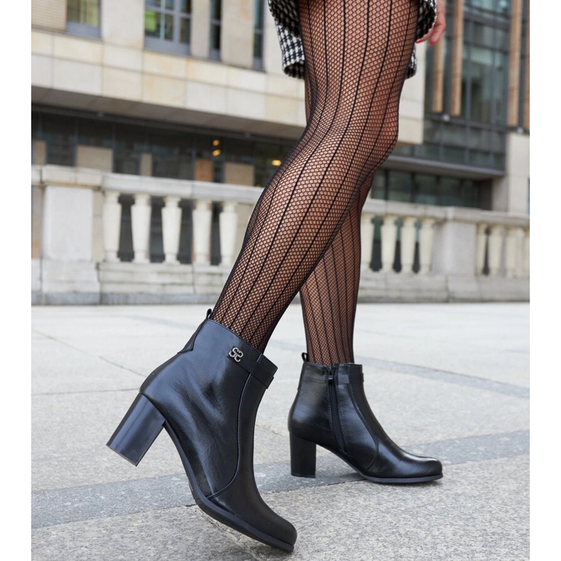 Botine izolate negre cu strasuri Barreto negru 2