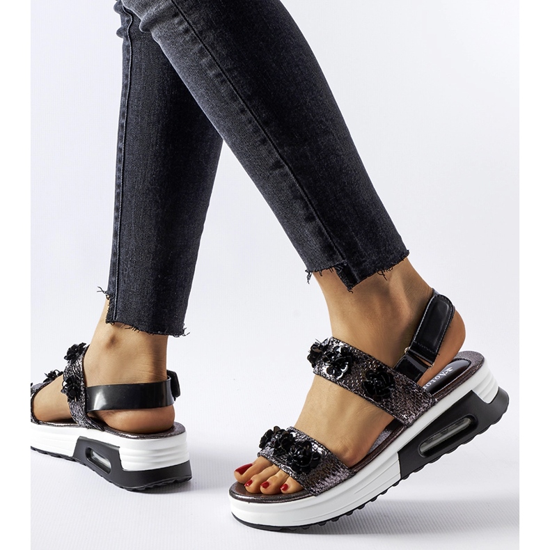 Inna Sandale cu pană gri cu flori de la Stamford argint 1 Inna Sandale cu pană gri cu flori de la Stamford argint 1