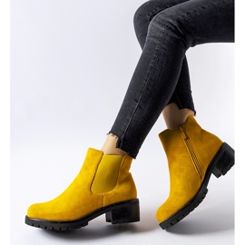 Botine galbene cu toc mic de la L'Anglais 1