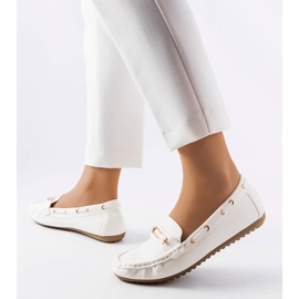 Mocasini albi decorati cu aplicatia Seattle 1