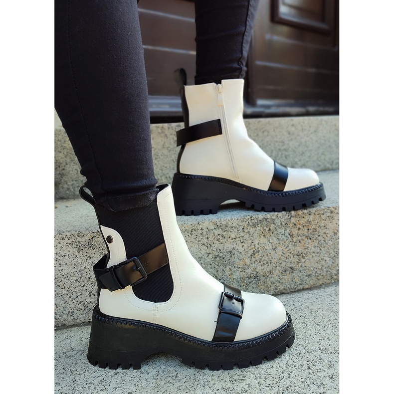 Genți de damă albe cu catarame 2