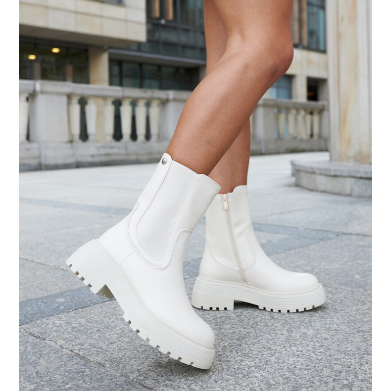 Botine izolate crem pe platforma Rinaldo bej 2