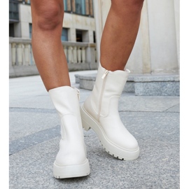 Botine izolate crem pe platforma Rinaldo bej 3