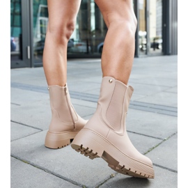 Botine izolate bej pe platforma Rinaldo 4