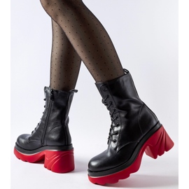 Pantofi izolati negri cu toc rosu Cost negru 1