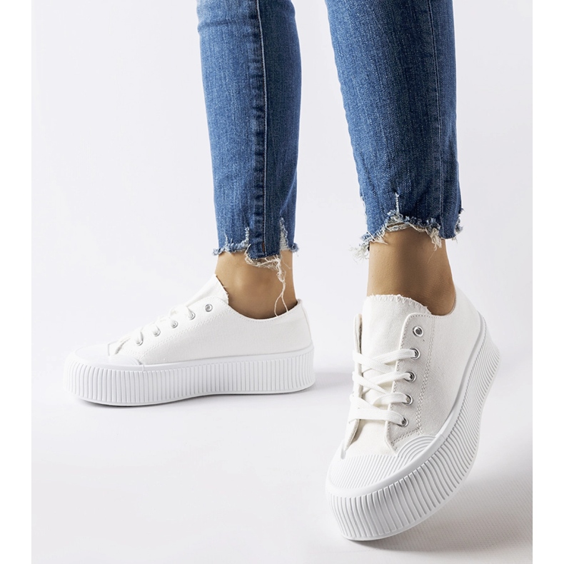 Tenisi albi pe o platformă groasă Fortunata 1