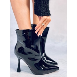 Cizme lăcuite pe un stiletto Sylvia Black negru 2